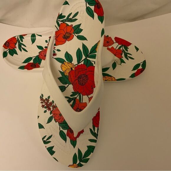 New Women's CROCS Kadee ll Flip Flops Sandals White Floral Size 10 - Picture 3 of 6